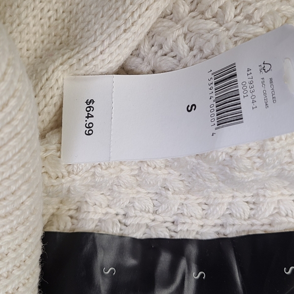 Sweater - Picture 4 of 6